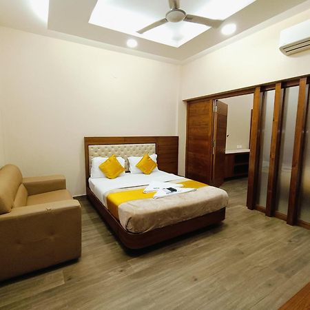 Hotel Mayura Residency Subrahmanya Luaran gambar