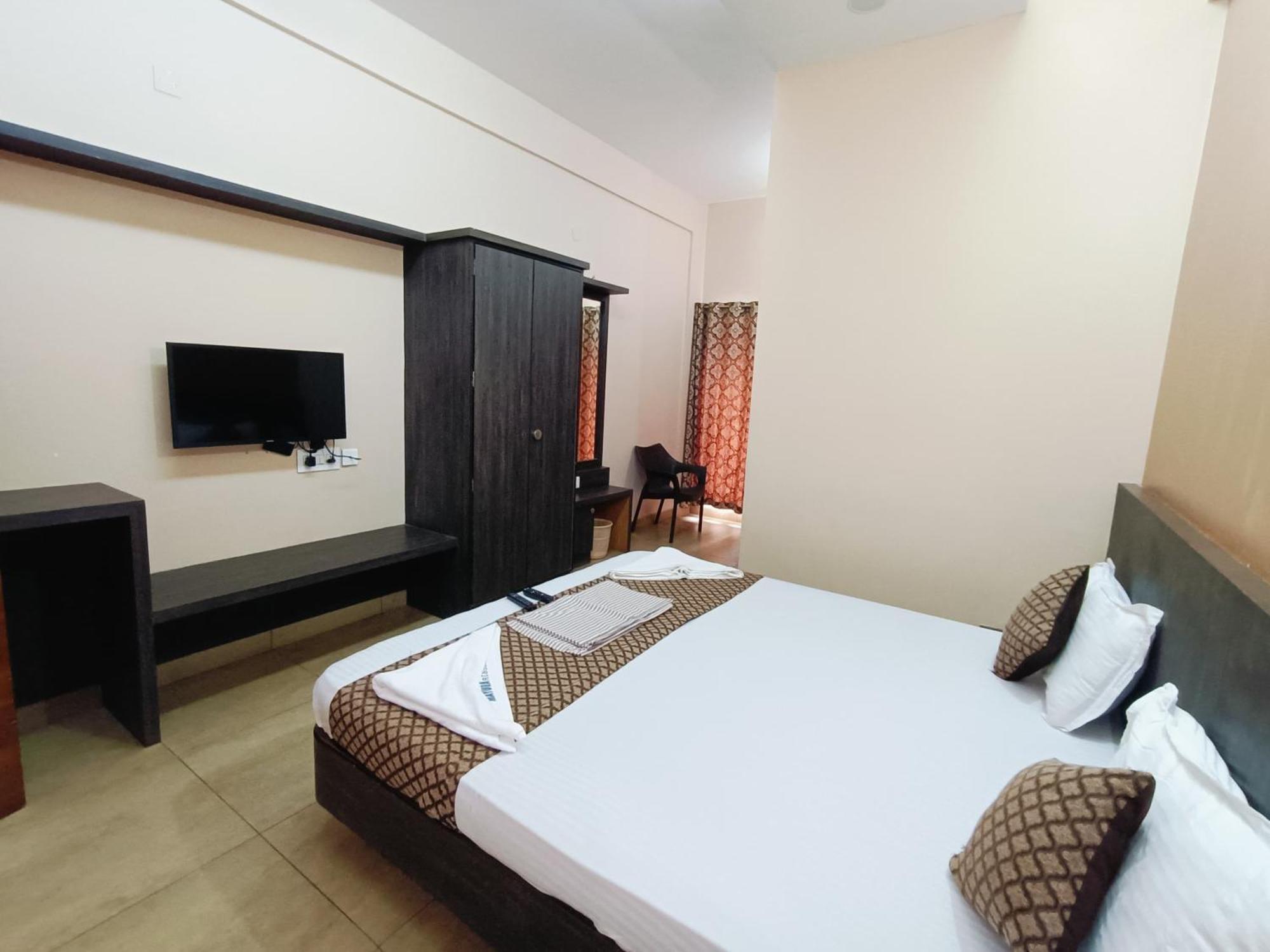Hotel Mayura Residency Subrahmanya Luaran gambar