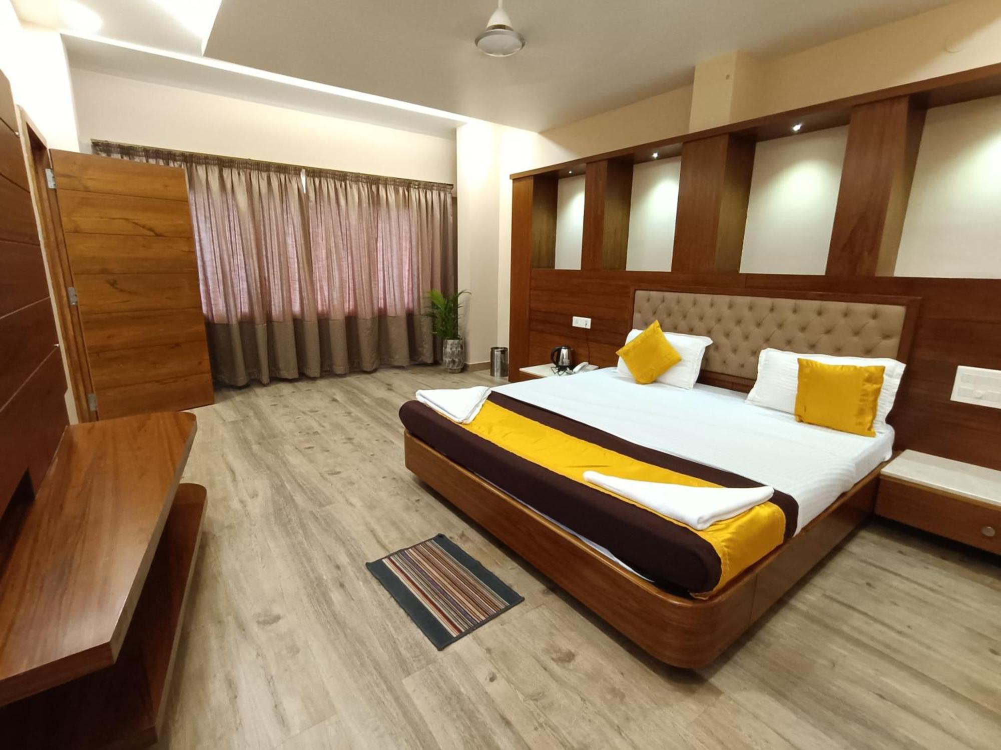 Hotel Mayura Residency Subrahmanya Luaran gambar
